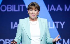 رئیس جمهور VDA هیلدگارد مولر: “باید نگران موقعیت آلمان و اروپا باشید” رئیس جمهور VDA هیلدگارد مولر: “باید نگران موقعیت آلمان و اروپا باشید”