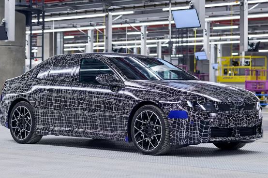 بالاخره ب ام و قدم نهایی رو برای معرفی i3 جدید برداشت بالاخره ب ام و قدم نهایی رو برای معرفی i3 جدید برداشت